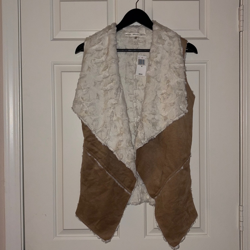 NWT Women’s Fashion on Earth Faux Fur Brown Suede Vest Size M